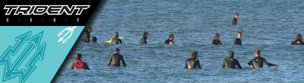 Crowds in surfing.